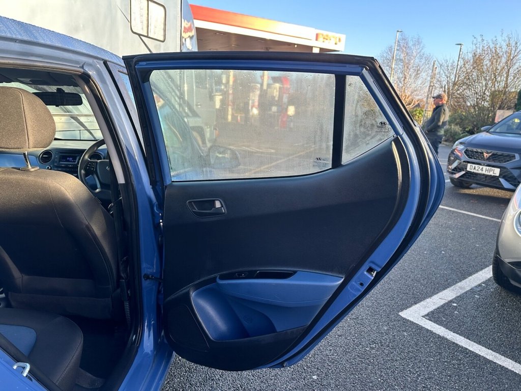 Used Hyundai i10 2016 for sale - 76686635: Photo 16