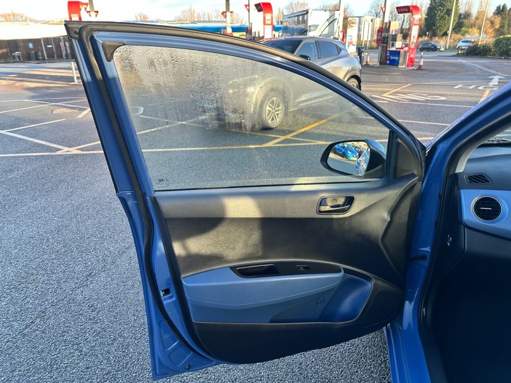 Used Hyundai i10 2016 for sale - 76686635: Photo 27