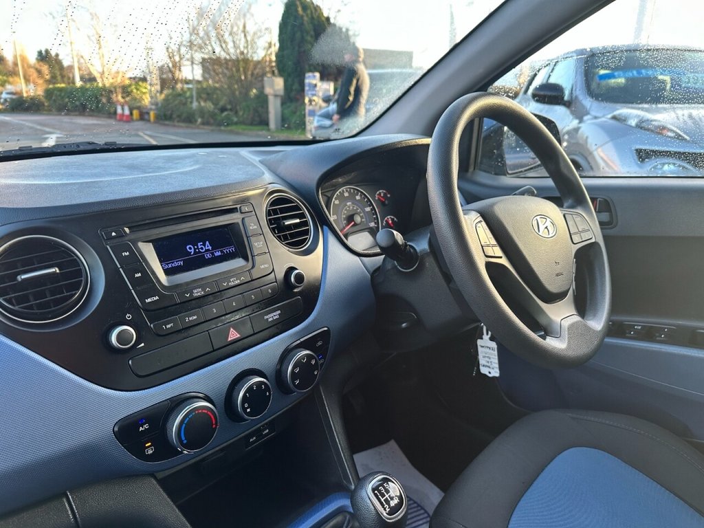 Used Hyundai i10 2016 for sale - 76686635: Photo 30