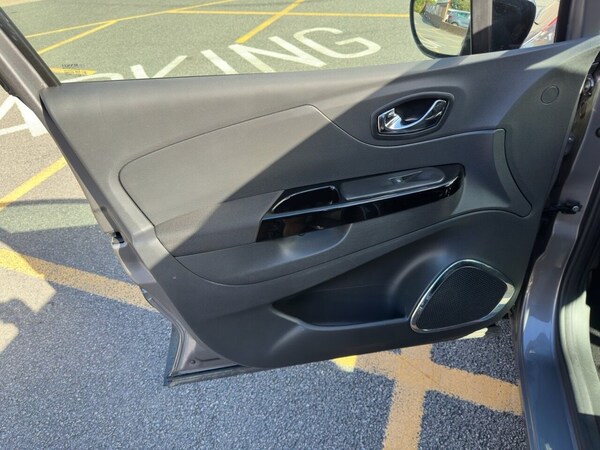 Used Renault Captur 2015 for sale - 76068389: Photo 9