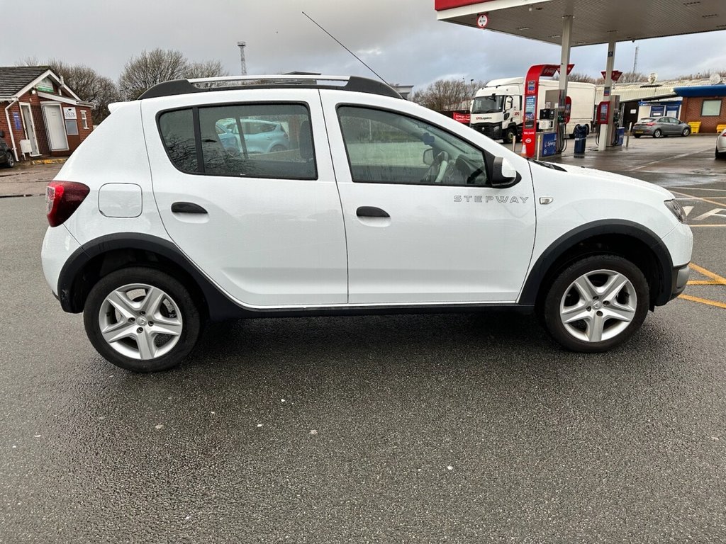Used Dacia Sandero Stepway 2015 for sale - 77534919: Photo 9