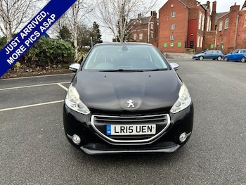 Used Peugeot 208 2015 for sale - 77437070: Photo