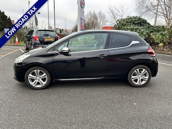 Used Peugeot 208 2015 for sale - 77437070: Photo