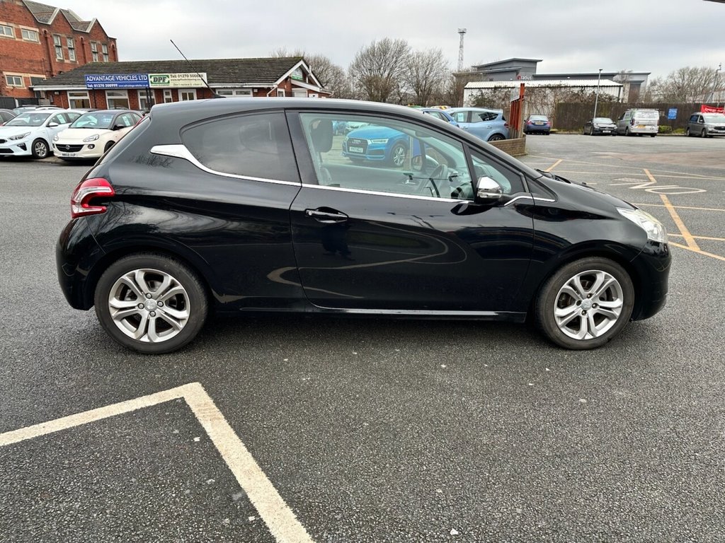 Used Peugeot 208 2015 for sale - 77437070: Photo 8
