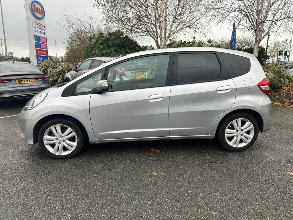 Used Honda Jazz 2014 for sale - 76686645: Photo 5