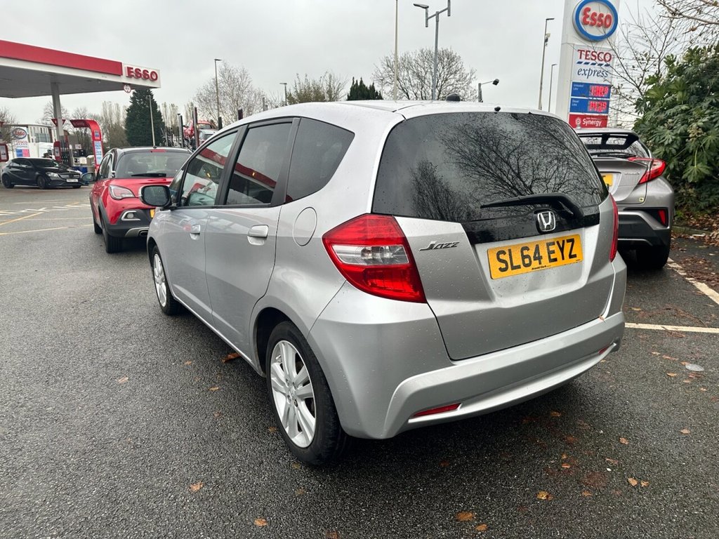 Used Honda Jazz 2014 for sale - 76686645: Photo 6