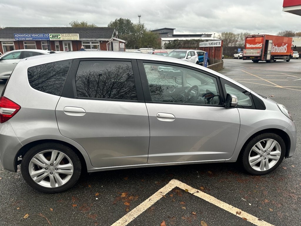 Used Honda Jazz 2014 for sale - 76686645: Photo 9