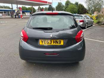 Used Peugeot 208 2013 for sale - 74947624: Photo