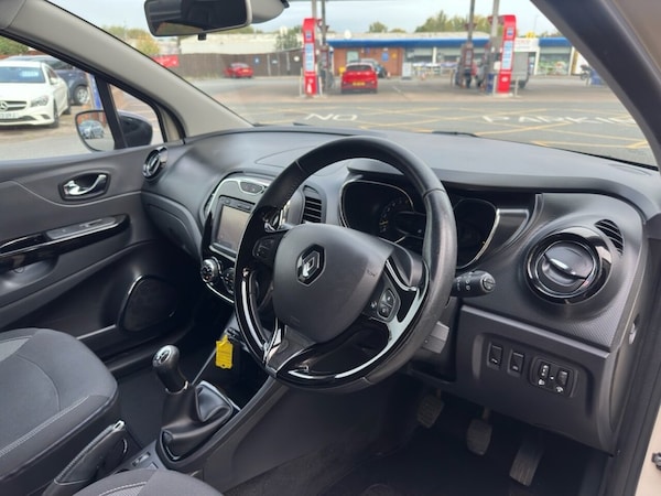 Used Renault Captur 2015 for sale - 76185141: Photo 22