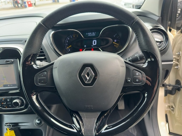 Used Renault Captur 2015 for sale - 76185141: Photo 24