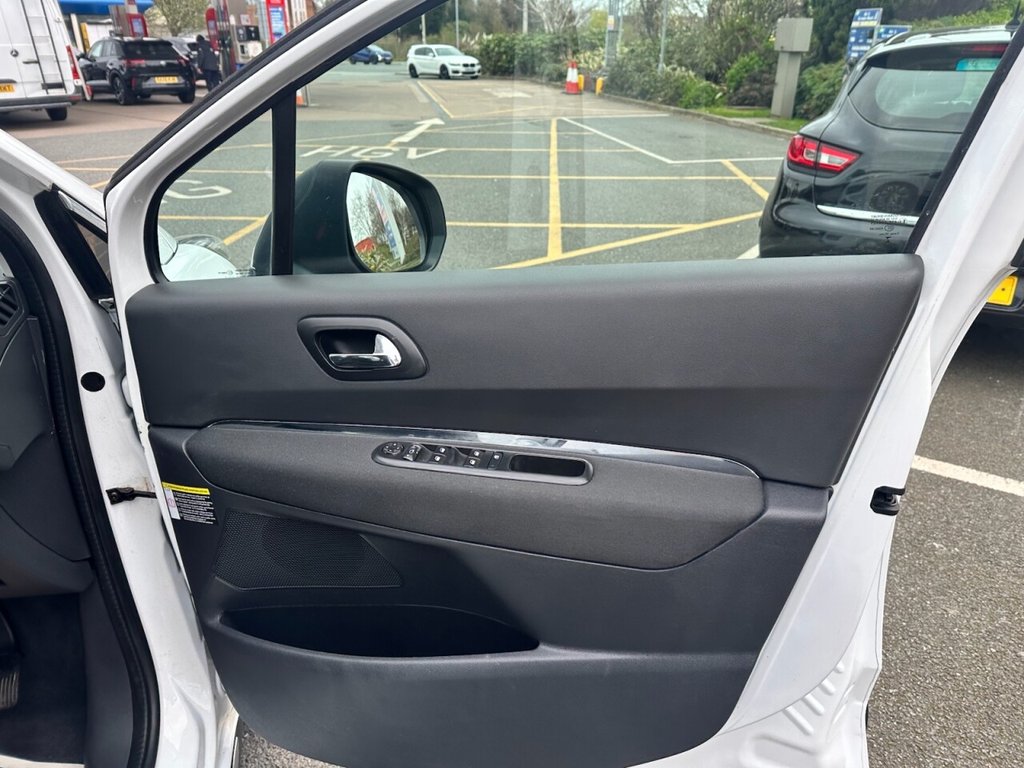 Used Peugeot 3008 2016 for sale - 78082463: Photo 24