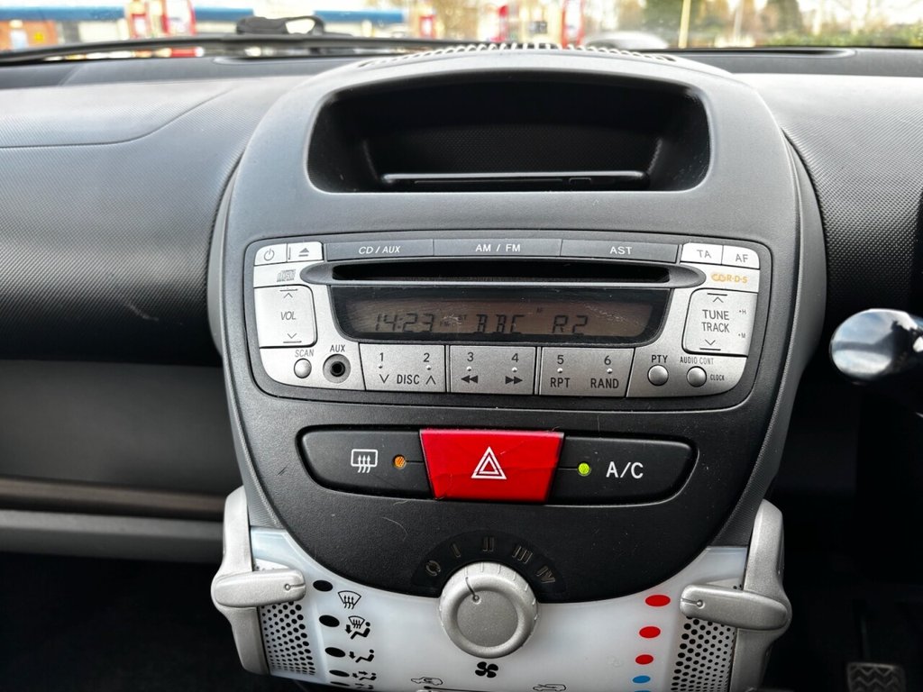 Used Peugeot 107 2010 for sale - 77200507: Photo 11