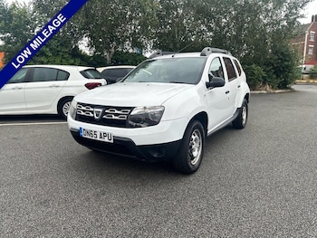Used Dacia Duster 2015 for sale - 79370253: Photo