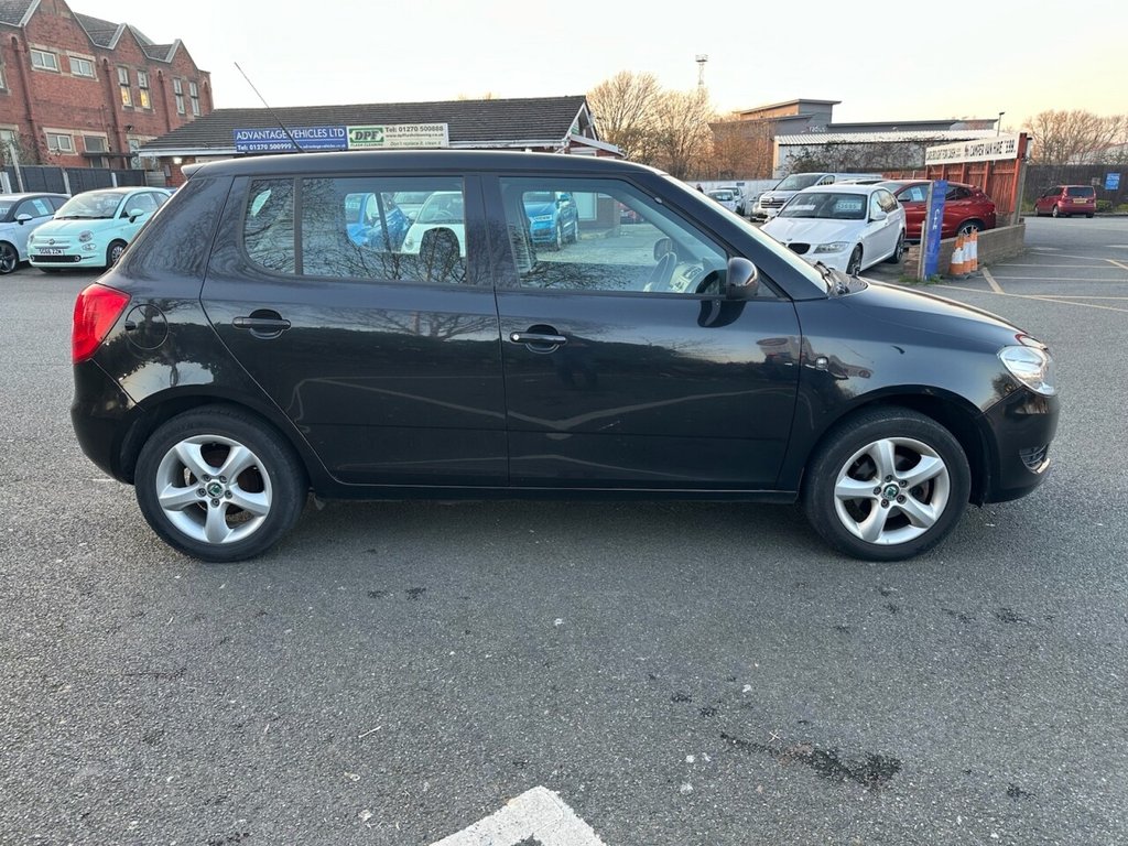 Used Skoda Fabia 2010 for sale - 77749021: Photo 2