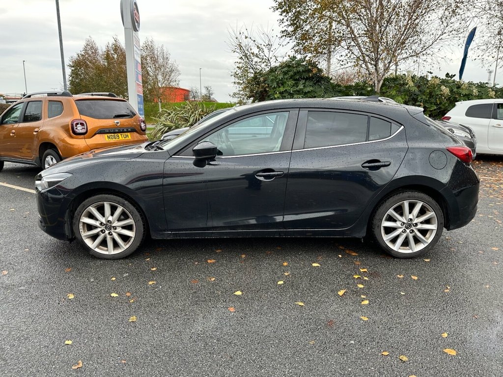 Used Mazda Mazda3 2017 for sale - 76547120: Photo 4