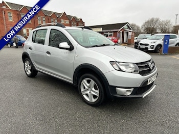 2013 (63) - 0.9 TCe Laureate 5dr