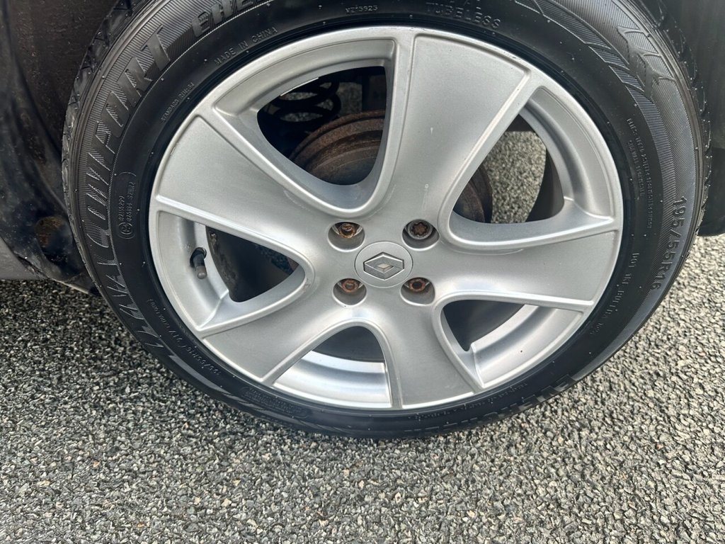 Used Renault Clio 2013 for sale - 76840755: Photo 11