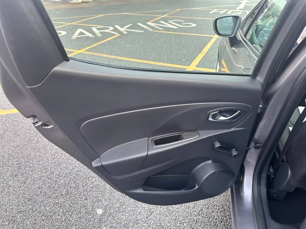 Used Renault Clio 2013 for sale - 76840755: Photo 19