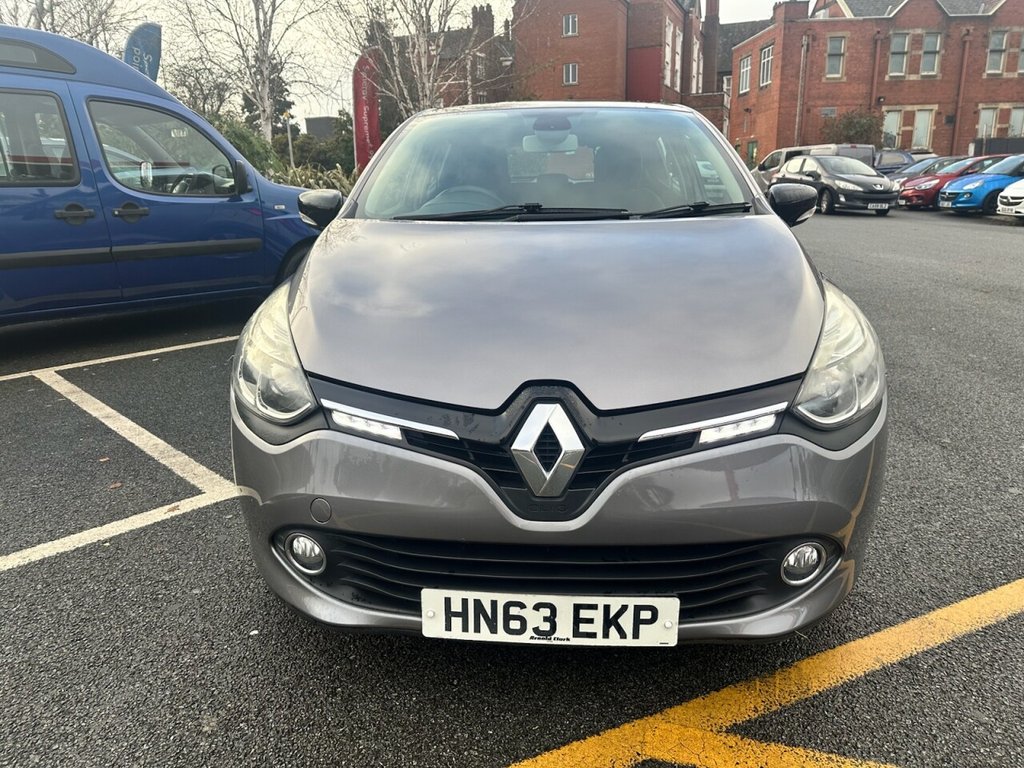 Used Renault Clio 2013 for sale - 76840755: Photo 2
