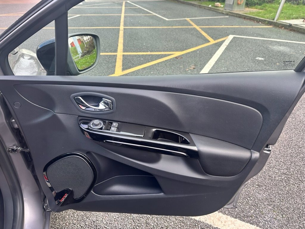 Used Renault Clio 2013 for sale - 76840755: Photo 25