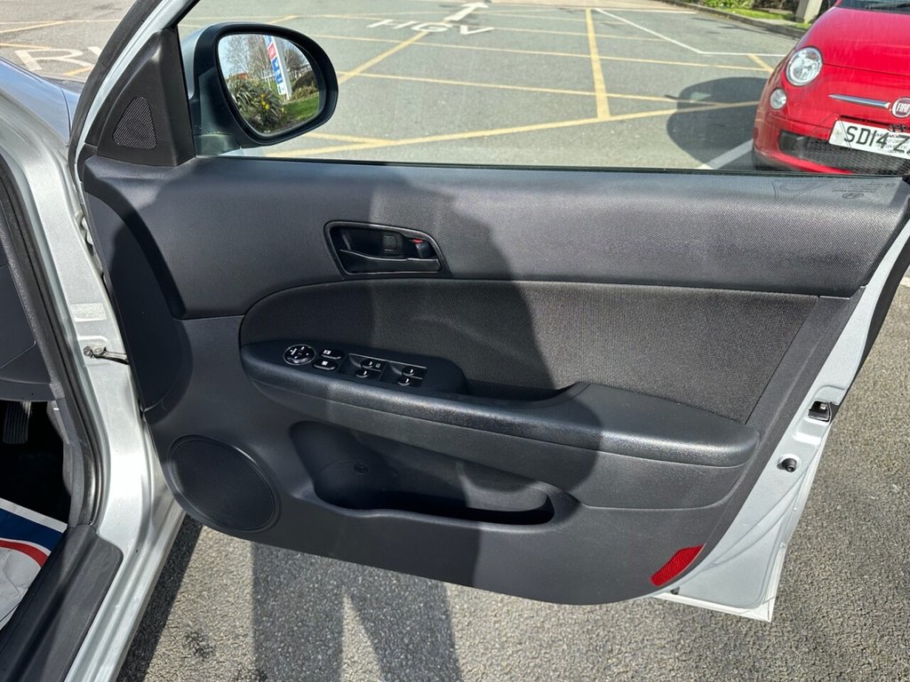 Used Hyundai i30 2010 for sale - 78029881: Photo 20