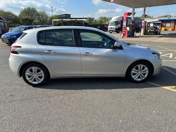 Used Peugeot 308 2015 for sale - 79071971: Photo