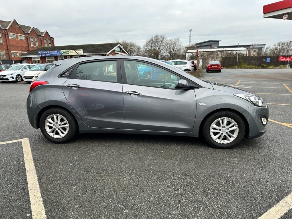 Used Hyundai i30 2013 for sale - 77408560: Photo 9