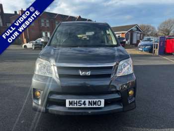 Used Toyota Voxy 2005 for sale - 74845284: Photo
