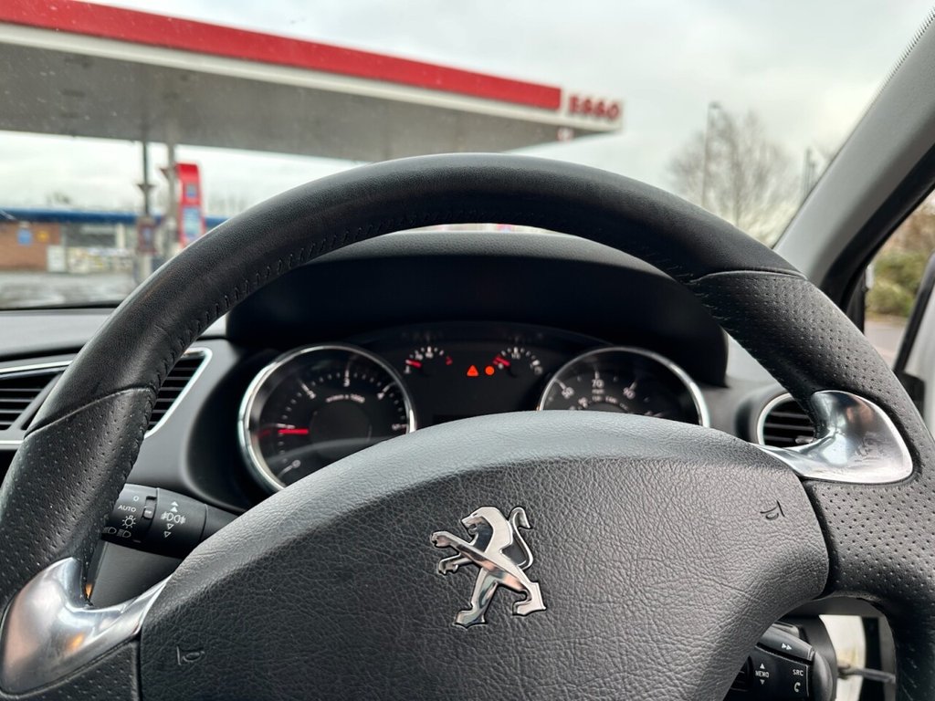 Used Peugeot 3008 2014 for sale - 77499009: Photo 9