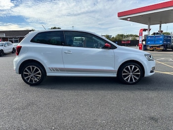 Used Volkswagen Polo 2016 for sale - 79482210: Photo
