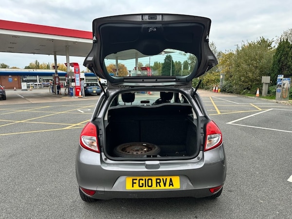Used Renault Clio 2010 for sale - 76304073: Photo 19