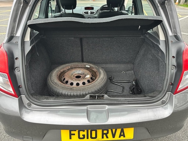 Used Renault Clio 2010 for sale - 76304073: Photo 20