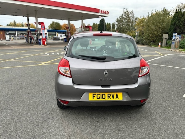 Used Renault Clio 2010 for sale - 76304073: Photo 6