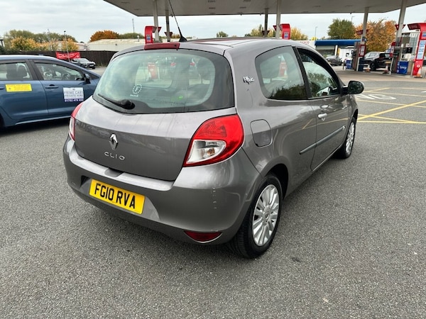 Used Renault Clio 2010 for sale - 76304073: Photo 7