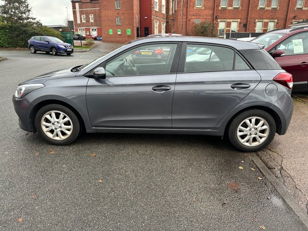 Used Hyundai i20 2018 for sale - 76686636: Photo 8