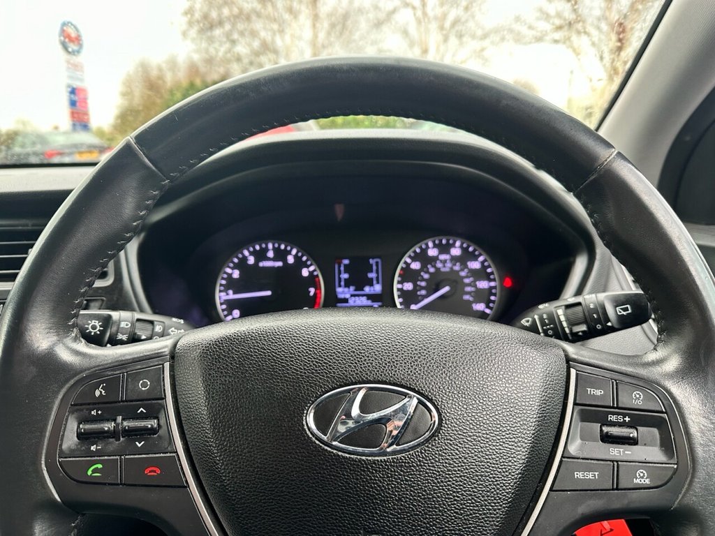 Used Hyundai i20 2018 for sale - 76686636: Photo 9