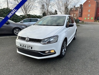 Used Volkswagen Polo 2015 for sale - 77667041: Photo
