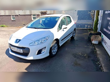 Used Peugeot 308 2013 for sale - 76332411: Photo