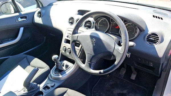 Used Peugeot 308 2013 for sale - 76332411: Photo 5