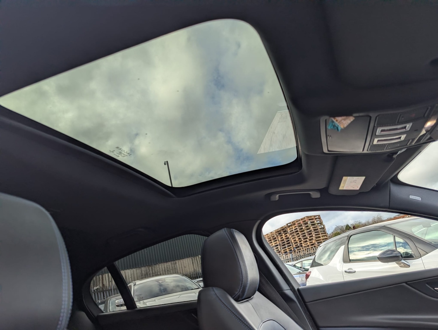 Used Jaguar XE 2015 for sale - 78000652: Photo 15