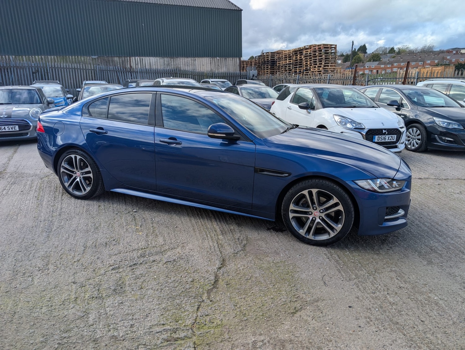 Used Jaguar XE 2015 for sale - 78000652: Photo 2