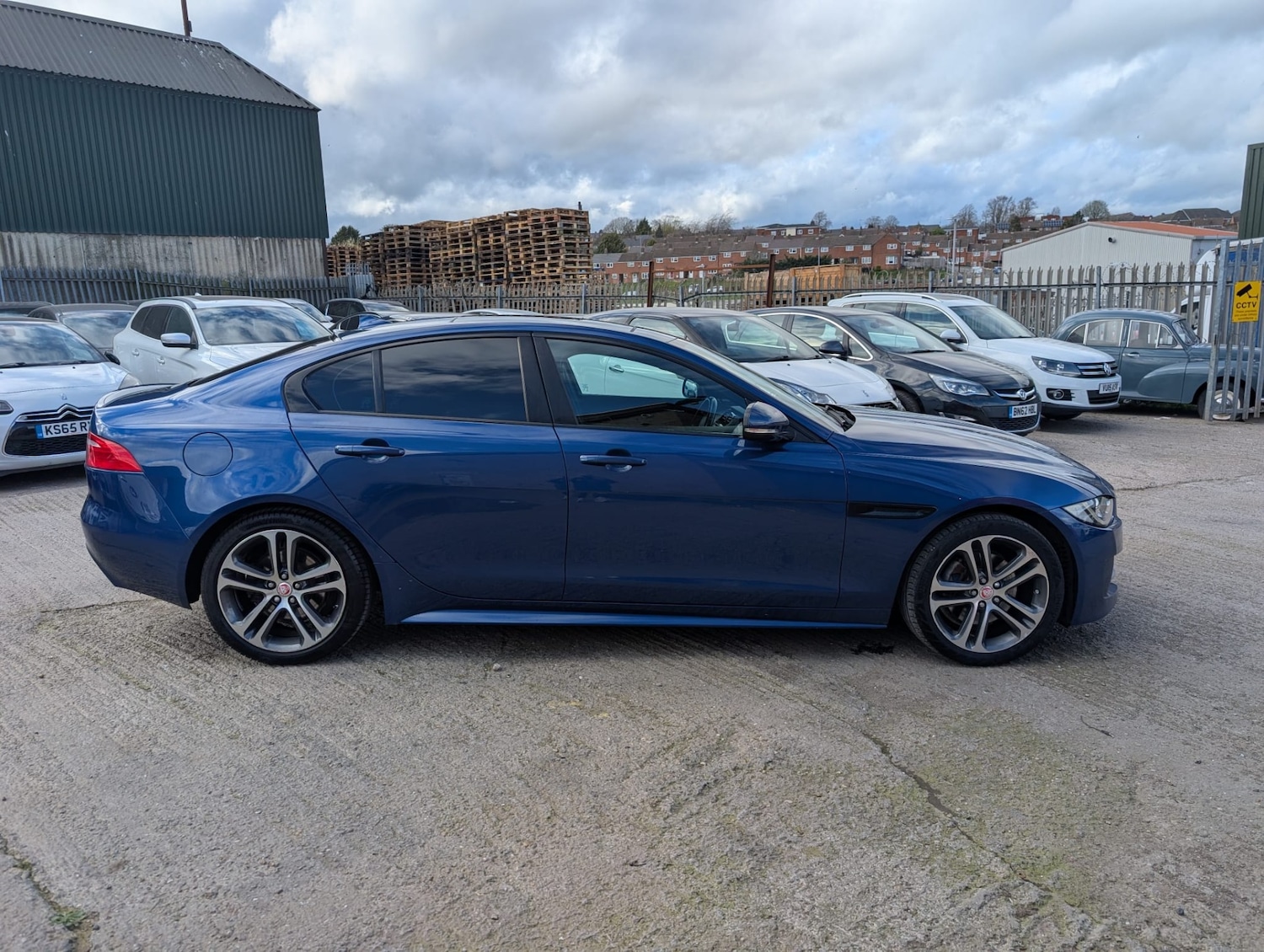 Used Jaguar XE 2015 for sale - 78000652: Photo 3