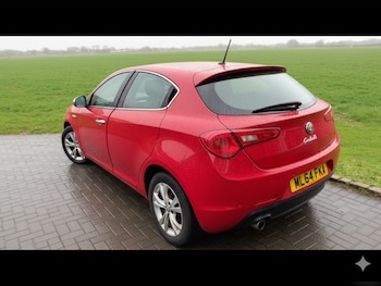 Used Alfa Romeo Giulietta 2014 for sale - 76945300: Photo