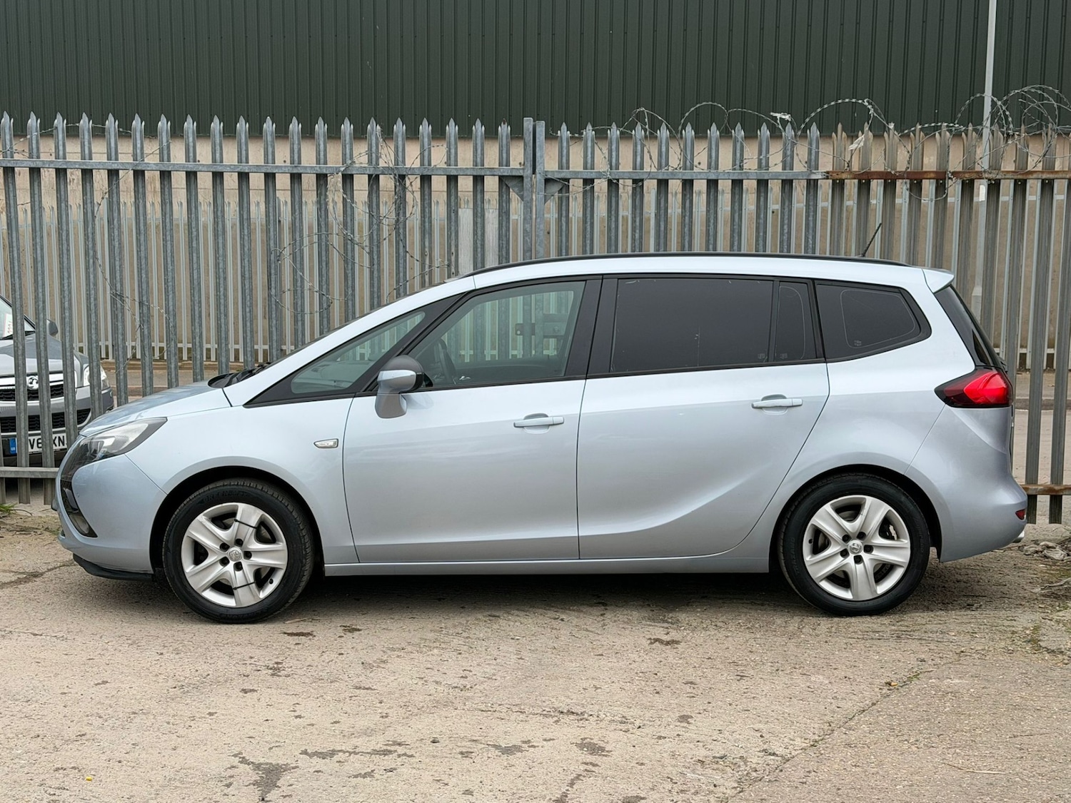 Used Vauxhall Zafira 2014 for sale - 77801956: Photo 4