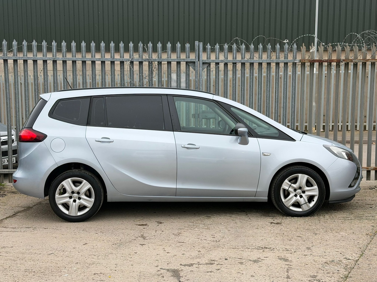 Used Vauxhall Zafira 2014 for sale - 77801956: Photo 6