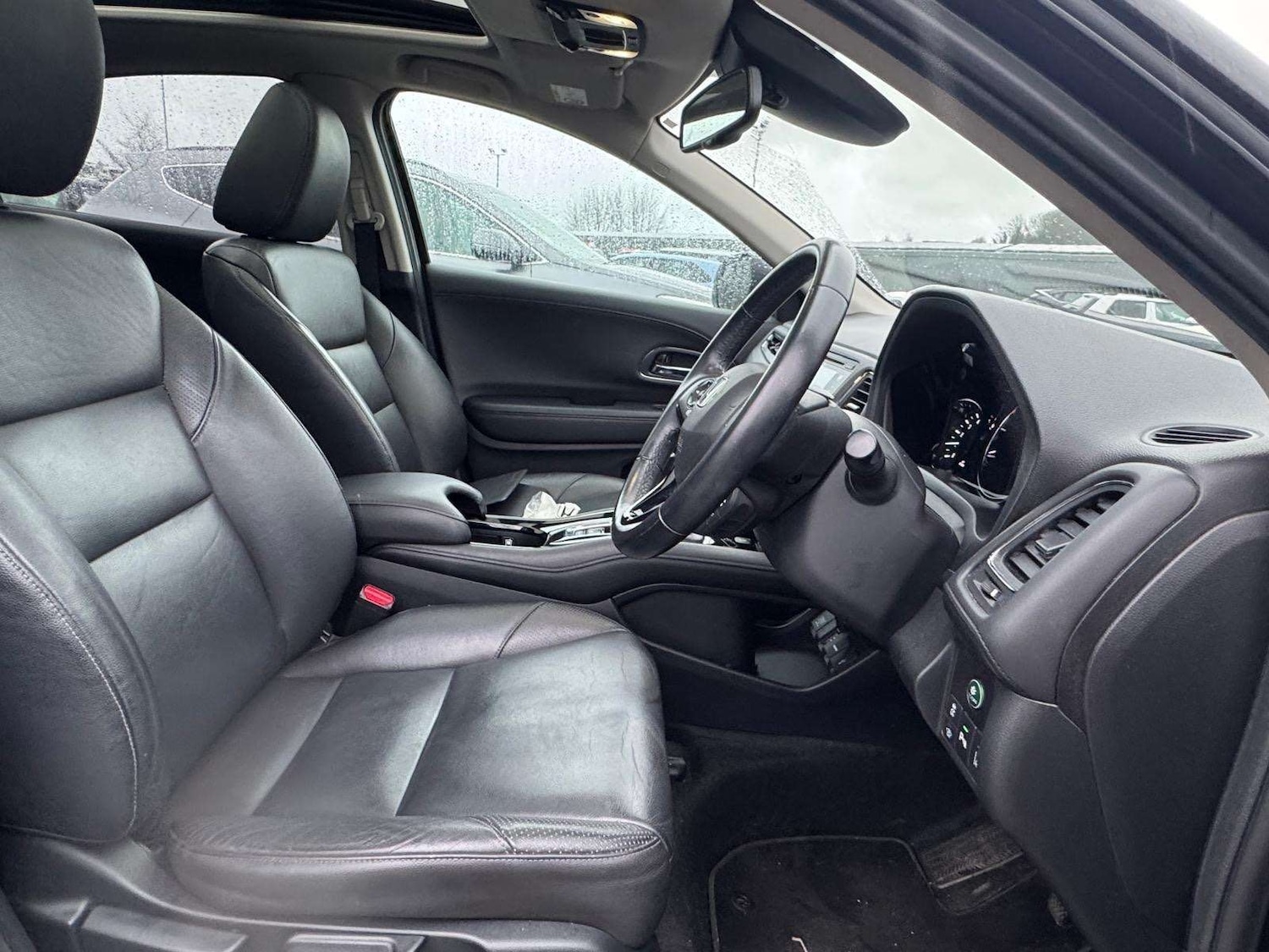 Used Honda HR-V 2015 for sale - 77718778: Photo 10