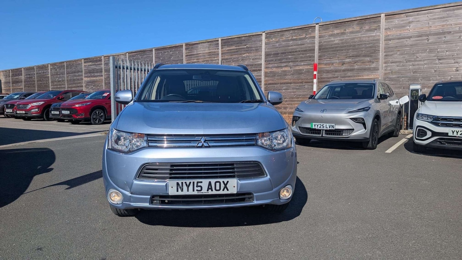 Used Mitsubishi Outlander 2015 for sale - 76352264: Photo 1