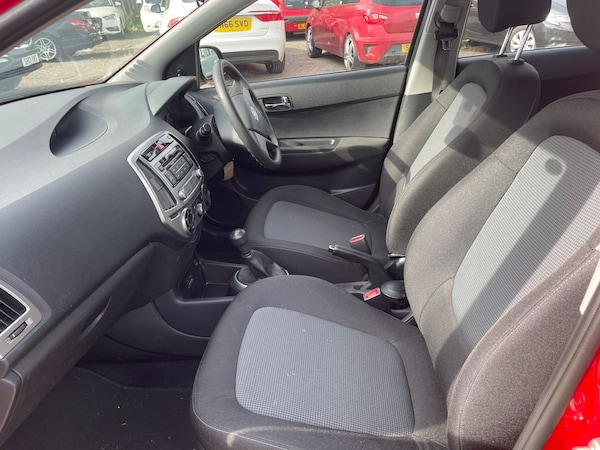 Used Hyundai i20 2014 for sale - 76146364: Photo 19
