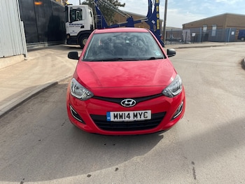 Used Hyundai i20 2014 for sale - 76146364: Photo