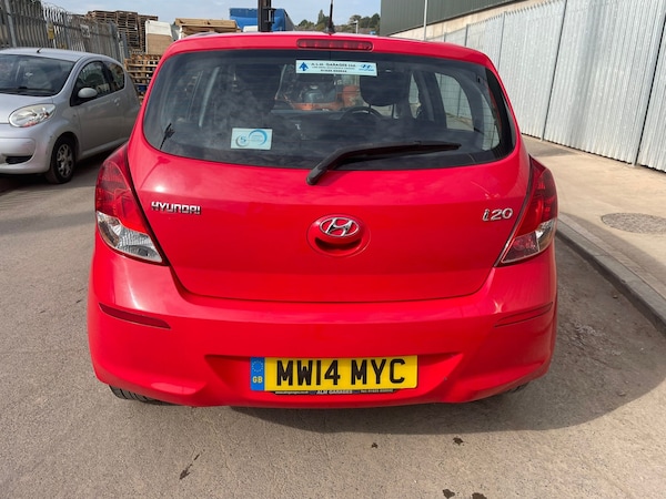 Used Hyundai i20 2014 for sale - 76146364: Photo 2